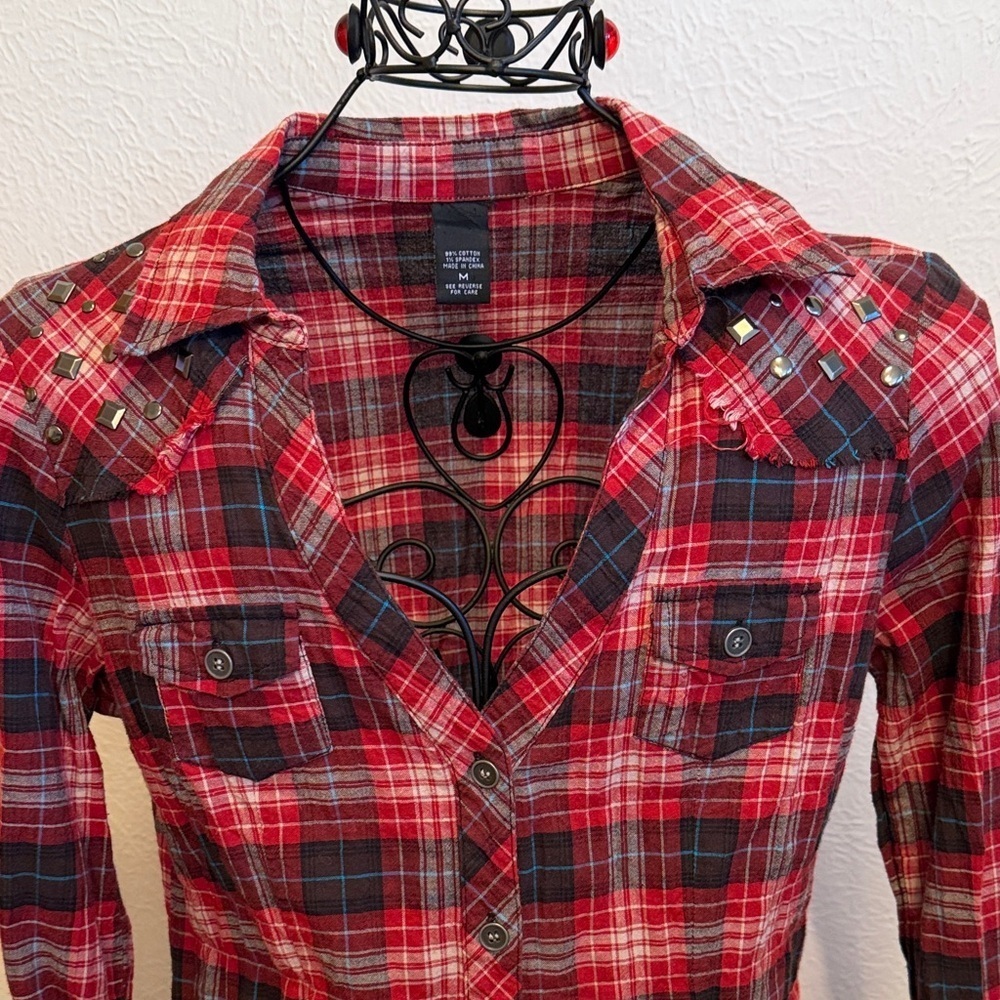 ☎️☎️☎️bogoho ☎️☎️☎️Forever 21 Red and Black Plaid Button-Down Shirt - Picture 2 of 12